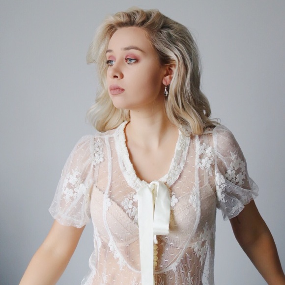 Meet your Posher, Kira - Picture 1 of 4